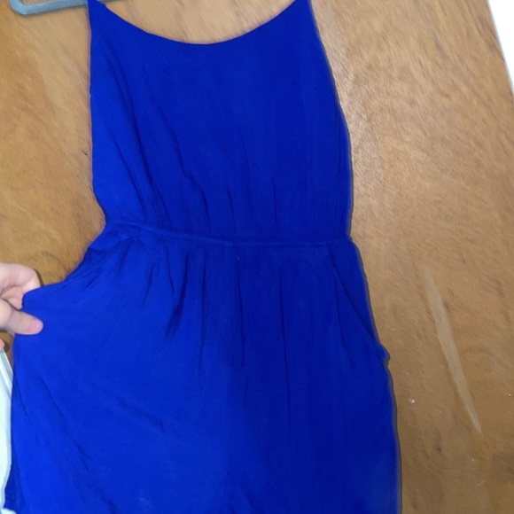H&M navy blue romper with pockets and a cute back - Picture 2 of 9